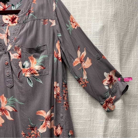 Torrid Harper Grey Floral Challis Pullover 3/4 Sleeve Blouse - Plus Size 00 - Picture 5 of 9